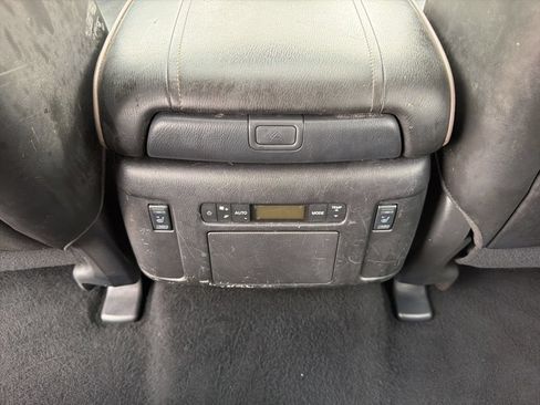 Used 2022 Nissan Armada Platinum w/ Captain's Chairs Package RWD image 18