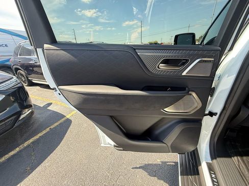 Used 2026 INFINITI QX80 Autograph w/ Premium Cargo Package AWD/4WD image 18