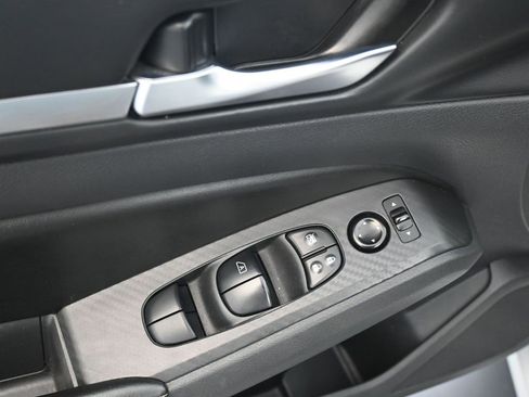 Used 2022 Nissan Altima 2.5 SV image 12