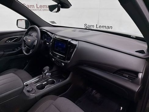 Used 2023 Chevrolet Traverse LT image 30