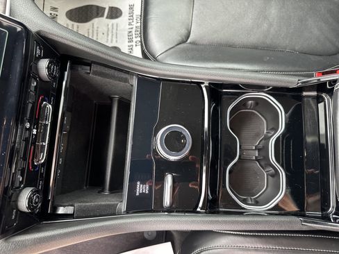 Used 2022 Jeep Grand Cherokee L Limited image 17