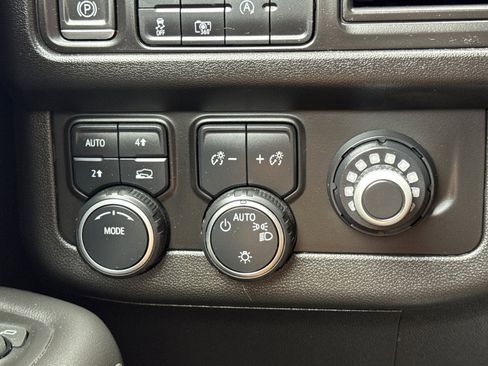 Used 2023 Chevrolet Tahoe LT w/ Luxury Package image 41