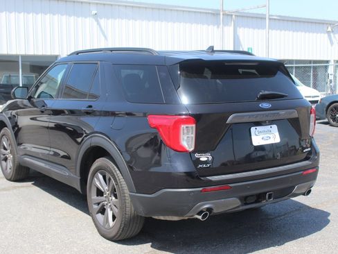 Used 2023 Ford Explorer XLT w/ Equipment Group 202A AWD/4WD image 4