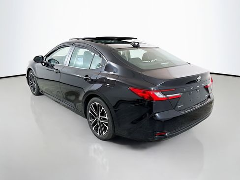 Used 2025 Toyota Camry XLE w/ Premium Plus Package image 5