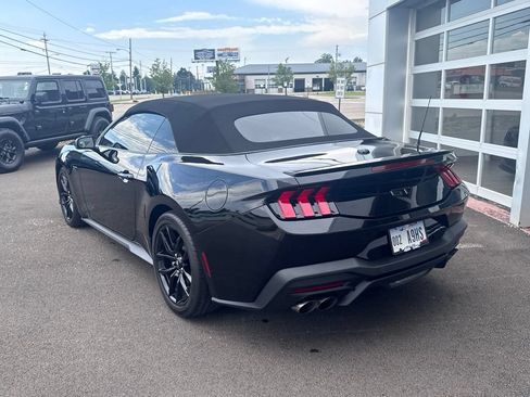 Used 2025 Ford Mustang GT Premium RWD image 3