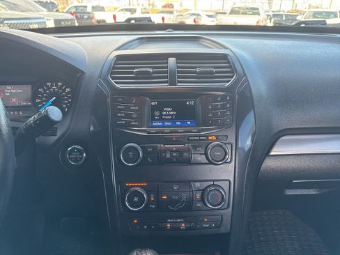 Used 2019 Ford Explorer XLT image 22