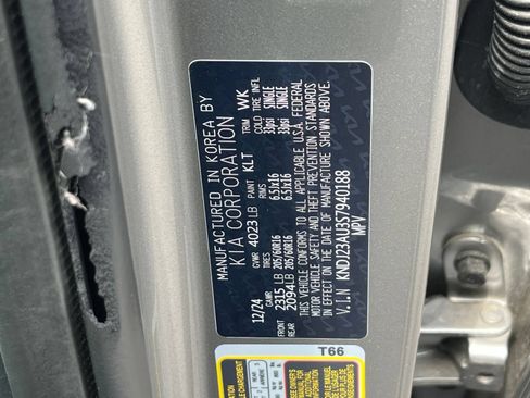 Used 2025 Kia Soul LX w/ LX Technology Package FWD image 27