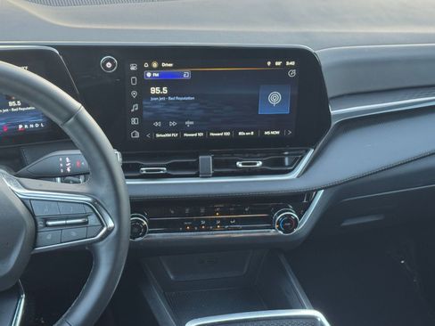 Used 2025 Chevrolet Equinox LT image 21