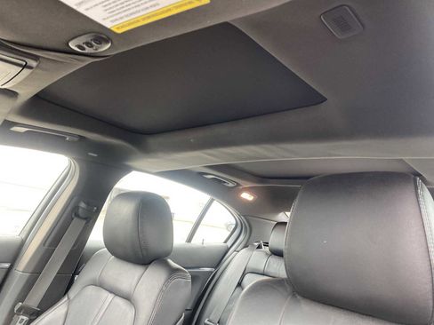 Used 2016 Lincoln MKS image 22