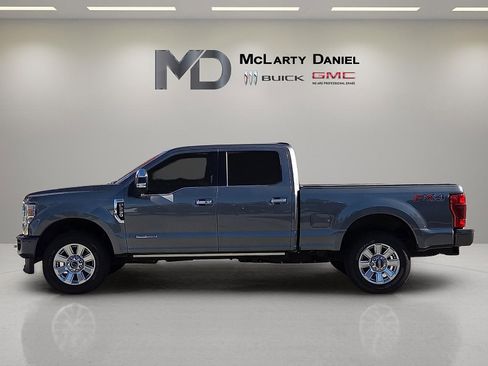 Used 2022 Ford F250 Platinum w/ FX4 Off-Road Package image 3