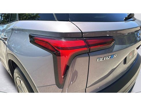 Used 2024 Chevrolet Blazer EV LT AWD/4WD image 39