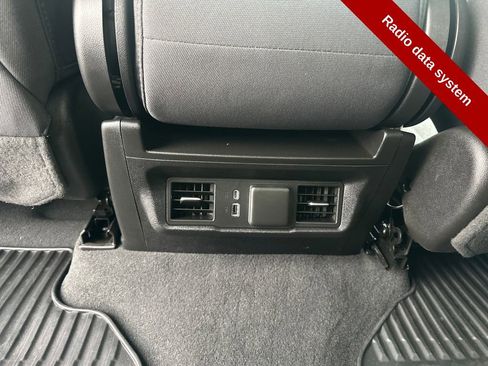 Used 2023 Chevrolet Silverado 1500 LT AWD/4WD image 38