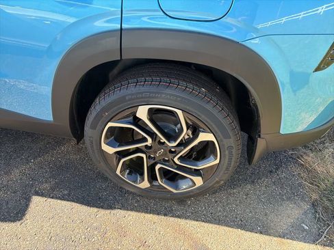 New 2026 Chevrolet Trax RS w/ Sunroof Package FWD image 9