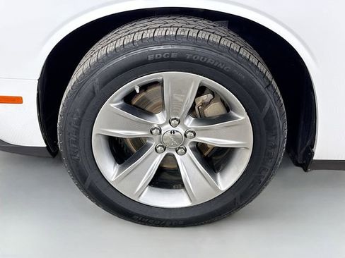 Used 2022 Dodge Challenger SXT image 27