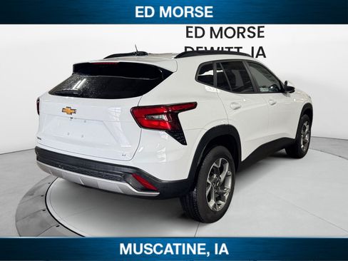 Used 2025 Chevrolet Trax LT w/ LT Convenience Package FWD image 5