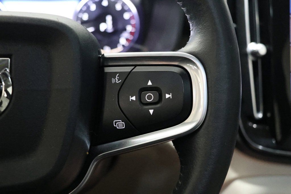 Used 2019 Volvo XC40 T5 Inscription AWD/4WD image 23