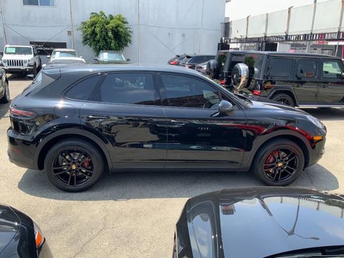 Used 2019 Porsche Cayenne AWD/4WD image 11