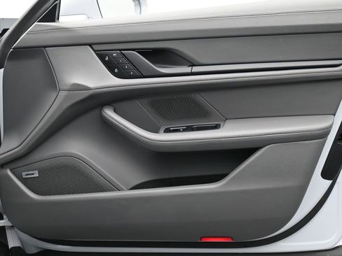 Used 2022 Porsche Taycan Turbo w/ Premium Package image 24