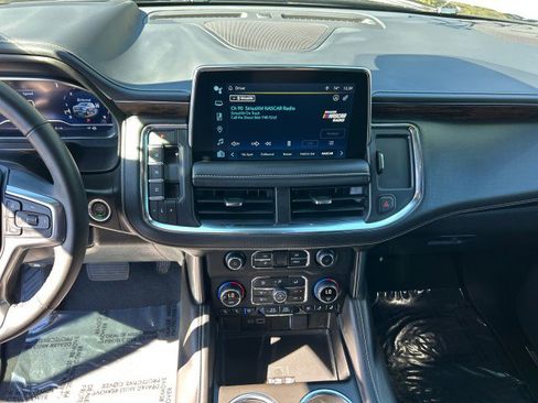 Used 2024 Chevrolet Tahoe Premier w/ Premium Package image 27