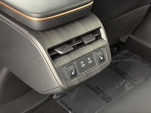 Used 2025 Nissan Ariya AWD image 27