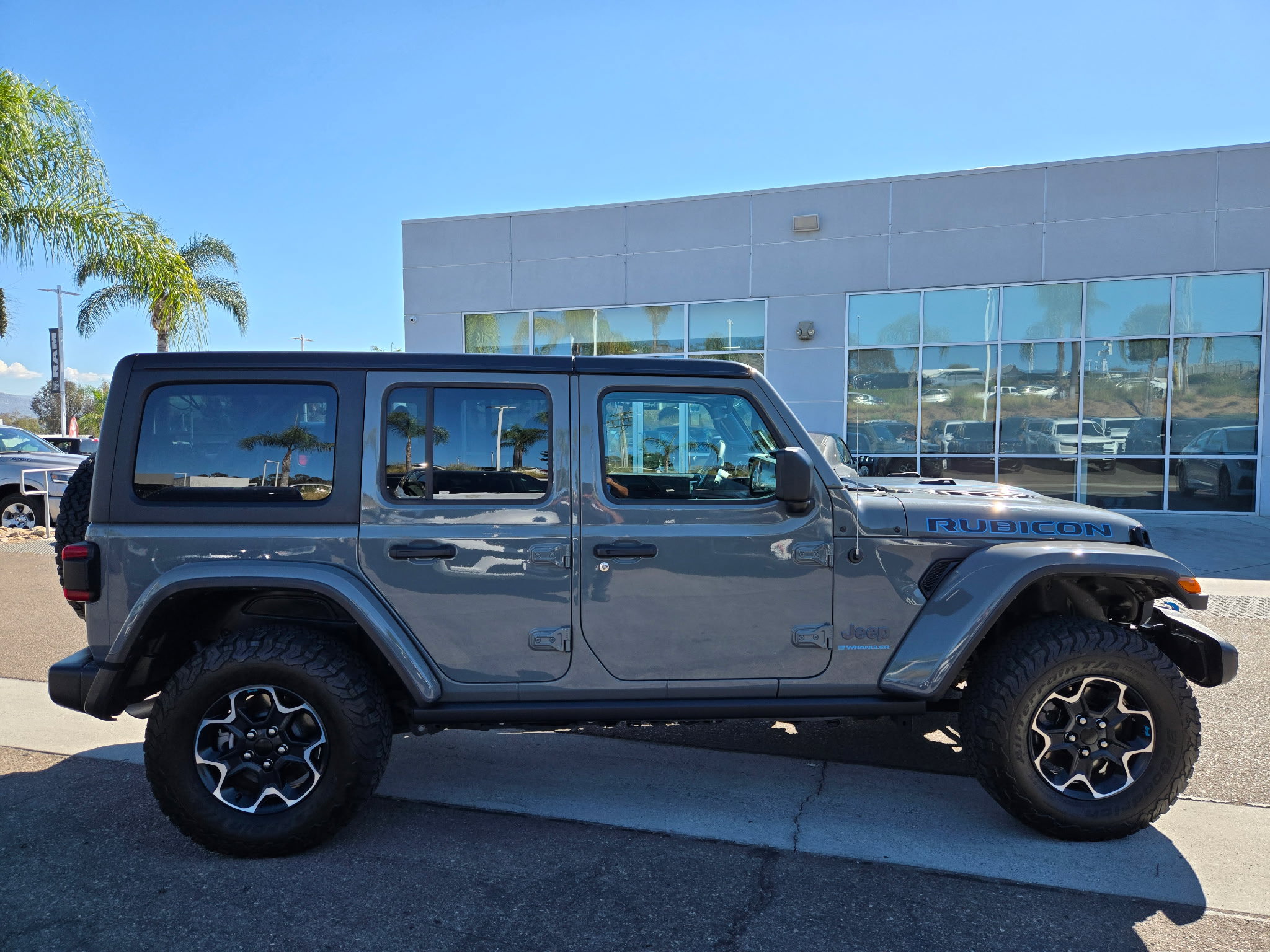 Certified 2023 Jeep Wrangler Unlimited Rubicon 4xe w/ Cold Weather Group AWD/4WD image 5