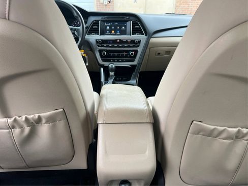 Used 2016 Hyundai Sonata SE image 19