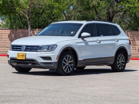 Used 2019 Volkswagen Tiguan SE w/ Panoramic Sunroof Package image 7