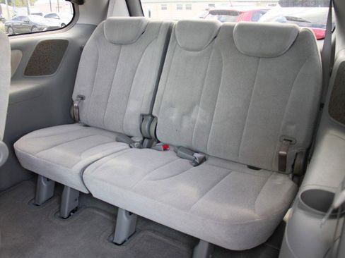 Used 2007 Kia Sedona LX image 5