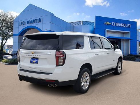 Used 2023 Chevrolet Suburban Premier RWD image 3