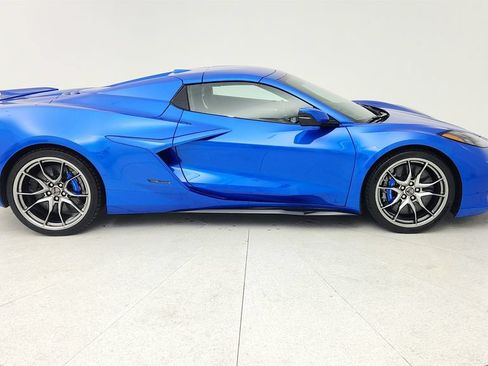 Used 2025 Chevrolet Corvette E-Ray AWD/4WD image 8