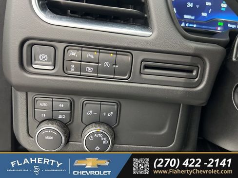 Used 2024 Chevrolet Tahoe LT w/ LT Signature Plus Package image 24