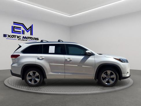 Used 2017 Toyota Highlander Limited AWD/4WD image 6