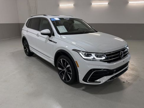 Certified 2023 Volkswagen Tiguan SEL R-Line AWD/4WD image 4
