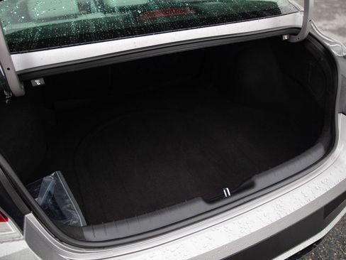 Used 2025 Hyundai Elantra Limited image 25