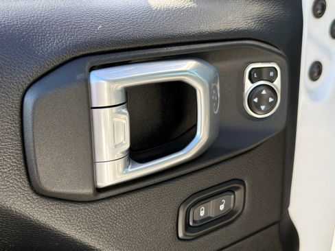 Used 2021 Jeep Gladiator Mojave AWD/4WD image 21