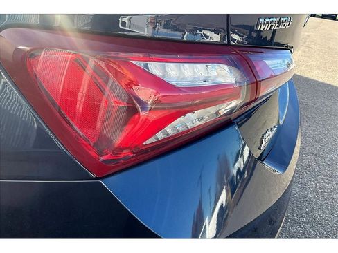 Used 2022 Chevrolet Malibu LT image 32