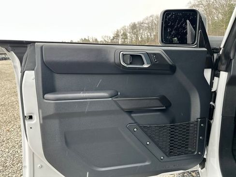 Used 2025 Ford Bronco Outer Banks image 23