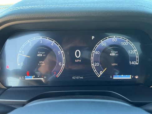 Used 2023 Jeep Grand Cherokee Limited w/ Luxury Tech Group II AWD/4WD image 32