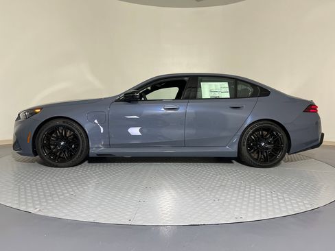 New 2026 BMW M5 w/ Executive Package image 2
