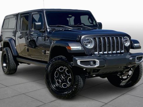 Used 2020 Jeep Gladiator Overland image 3
