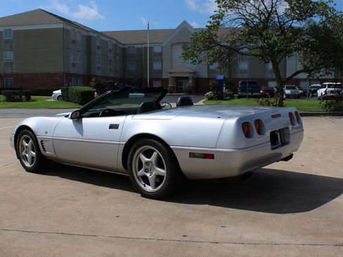 Used 1996 Chevrolet Corvette Convertible RWD image 25