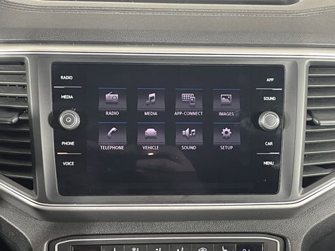 Used 2018 Volkswagen Atlas SE image 15