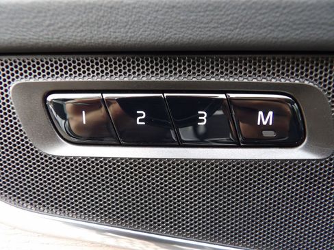 Certified 2025 Volvo XC90 B5 Plus image 15