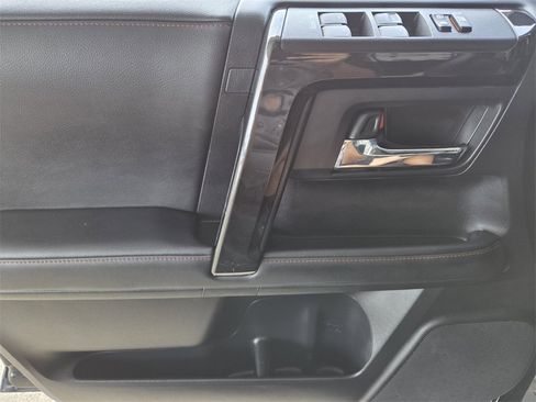 Used 2024 Toyota 4Runner TRD Off-Road image 31