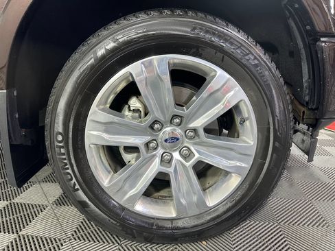 Used 2018 Ford F150 Platinum w/ Equipment Group 701A Luxury AWD/4WD image 11