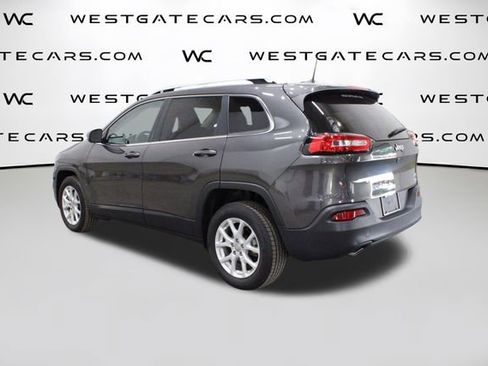 Used 2017 Jeep Cherokee Latitude w/ Comfort/Convenience Group image 3