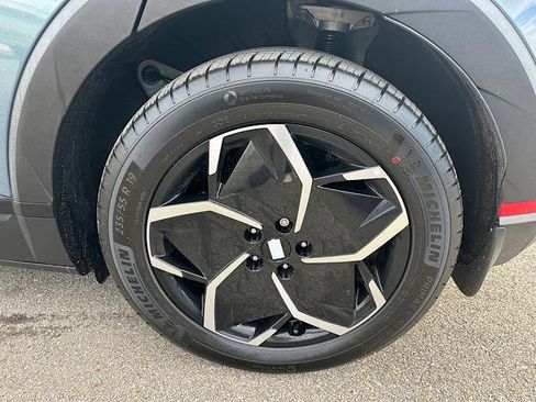 New 2024 Hyundai Ioniq 5 SE image 12