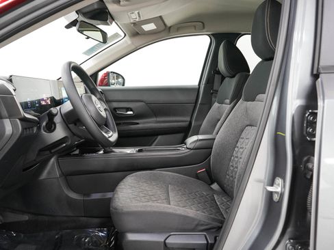 Used 2025 Nissan Kicks SV AWD/4WD image 22