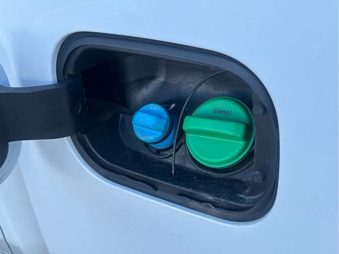 Used 2024 Chevrolet Silverado 2500 LT image 19