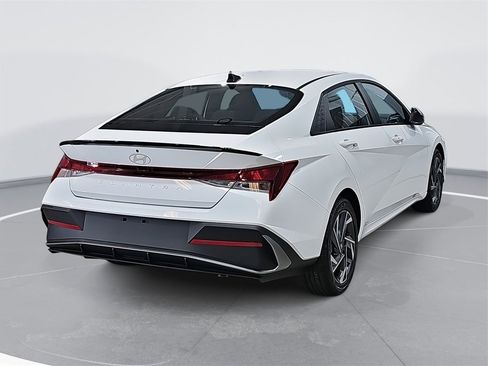 New 2025 Hyundai Elantra Sport image 5